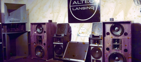 Stand HFS Altec Salon années 80